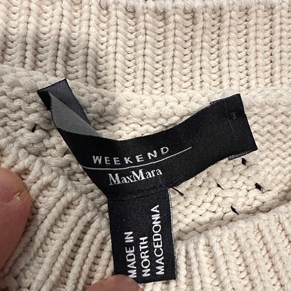 Weekend MaxMara Beige Diamond Pattern Sweater, Size Large (239) - Picture 2 of 6